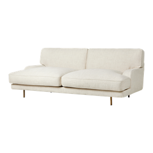 GUBI Flaneur Sofa 2-seter Indianskop 15 med Ben i Antikk Messing