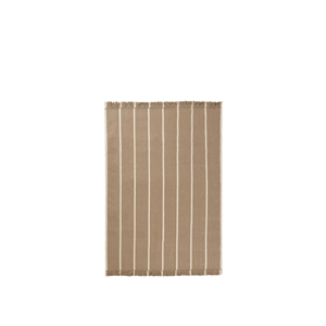 Ferm Living Calm Kelim-teppe 140x200 Mørk Sand/ Off-white