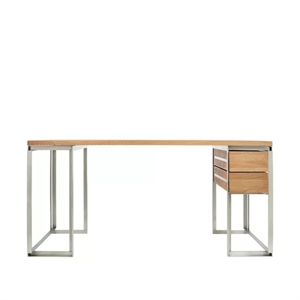 Kristina Dam Studio Outline skrivebord i varm lakkert eik/rustfritt stål