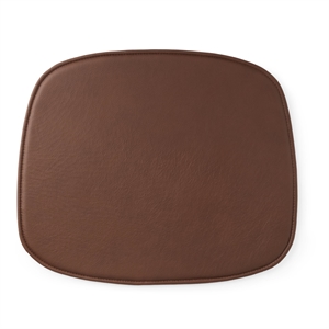 Normann Copenhagen Form Sittepute Brandy Skinn