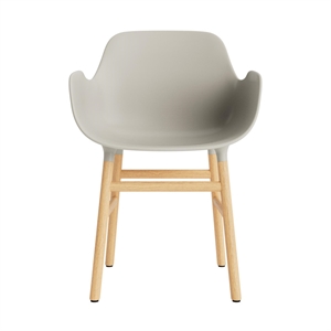 Normann Copenhagen Form spisestuestol med armlener Lysegrå/eik