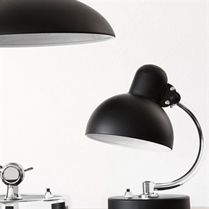 Lightyears Kaiser Idell 6631 Bordlampe i Matt Svart til Gode Lightyears Kaiser Idell 6631 Bordlampe i Matt Svart til Gode