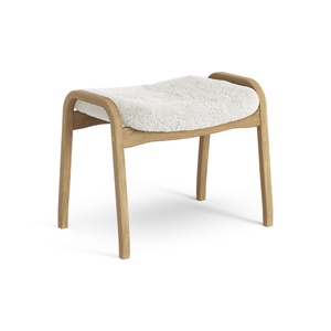 Swedese Lamino fotskammel oljet eik/ Off White/saueskinn