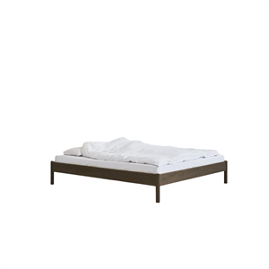Rye Sleep Alken sengeramme uten hodegavl 140x200 røkt eik