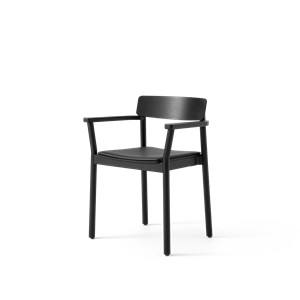 &Tradition Betty TK11 Spisestol med Armlener Sort Skinn/ Sort Ask