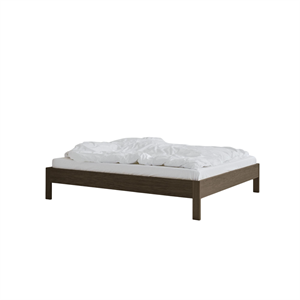 Rye Sleep Owner Sengeramme Uten Hodegavl 140x200 Røkt Eike