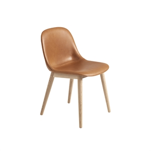 Muuto Fiber Spisestol med Base Skinntrukket Konjakk/eik