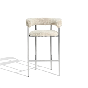 Furniture Copenhagen Font Barkrakk med Armlener 75 cm Saueskinn Oyster/polert Stålramme