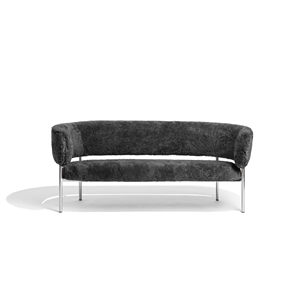 Furniture Copenhagen Font Sofa Saueskinn Grå/ Polert Stålramme