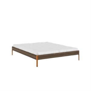 Karup Core Sengeramme 160x200 Carob Brown/Solar Oransje