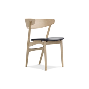 Sibast Furniture No 7 Spisestuestol Hvitpigmentert Eik og Sort Skinn