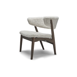 Sibast Furniture No 7 Lenestol Heltrukket Mørkoljet Eik og Saueskinn Kort Måneskinn