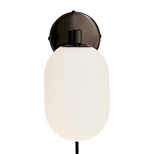 Watt & Veke Noor Vegglampe Opal/ Sort
